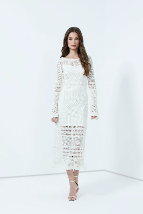 White knitted dress