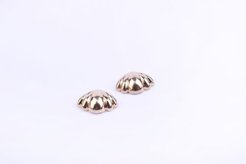 shells gold earrings