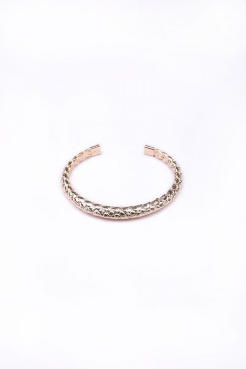 Twisted pattern bracelet