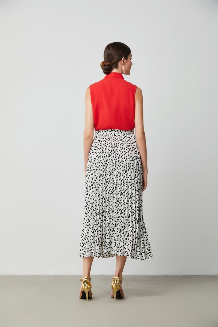 Polka dot pleated skirt