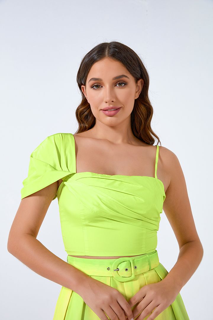 One-sleeve cropped top