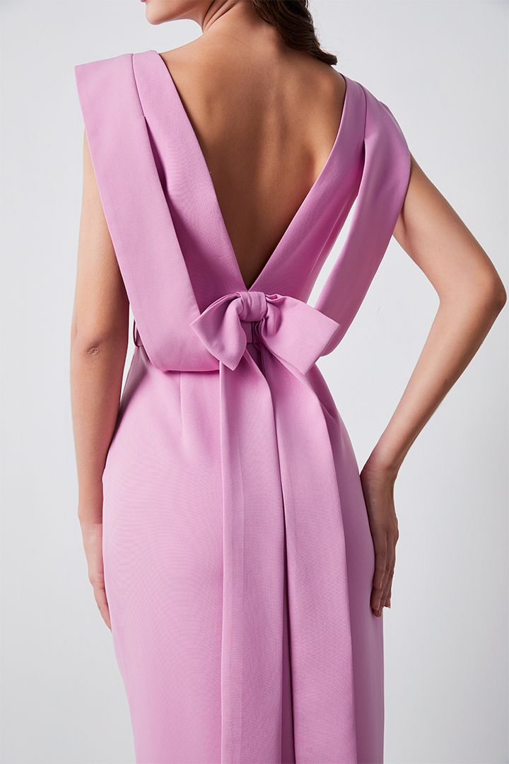 Open-back coulmn dress