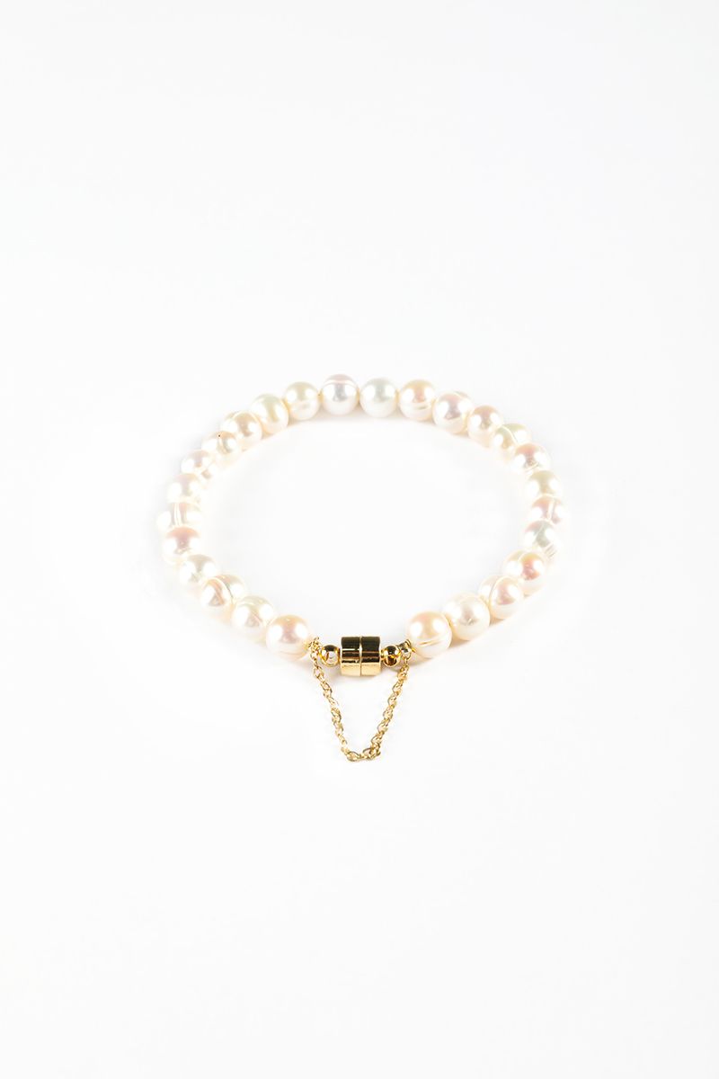 Unique pearls bracelet