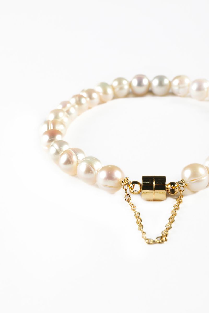 Unique pearls bracelet