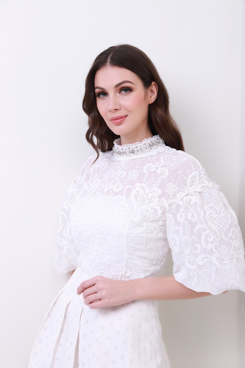 Balloon sleeves lace blouse
