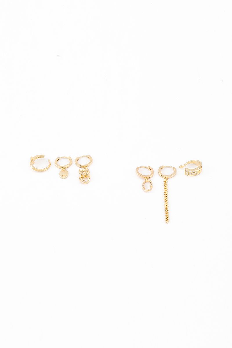 Golden earrings set