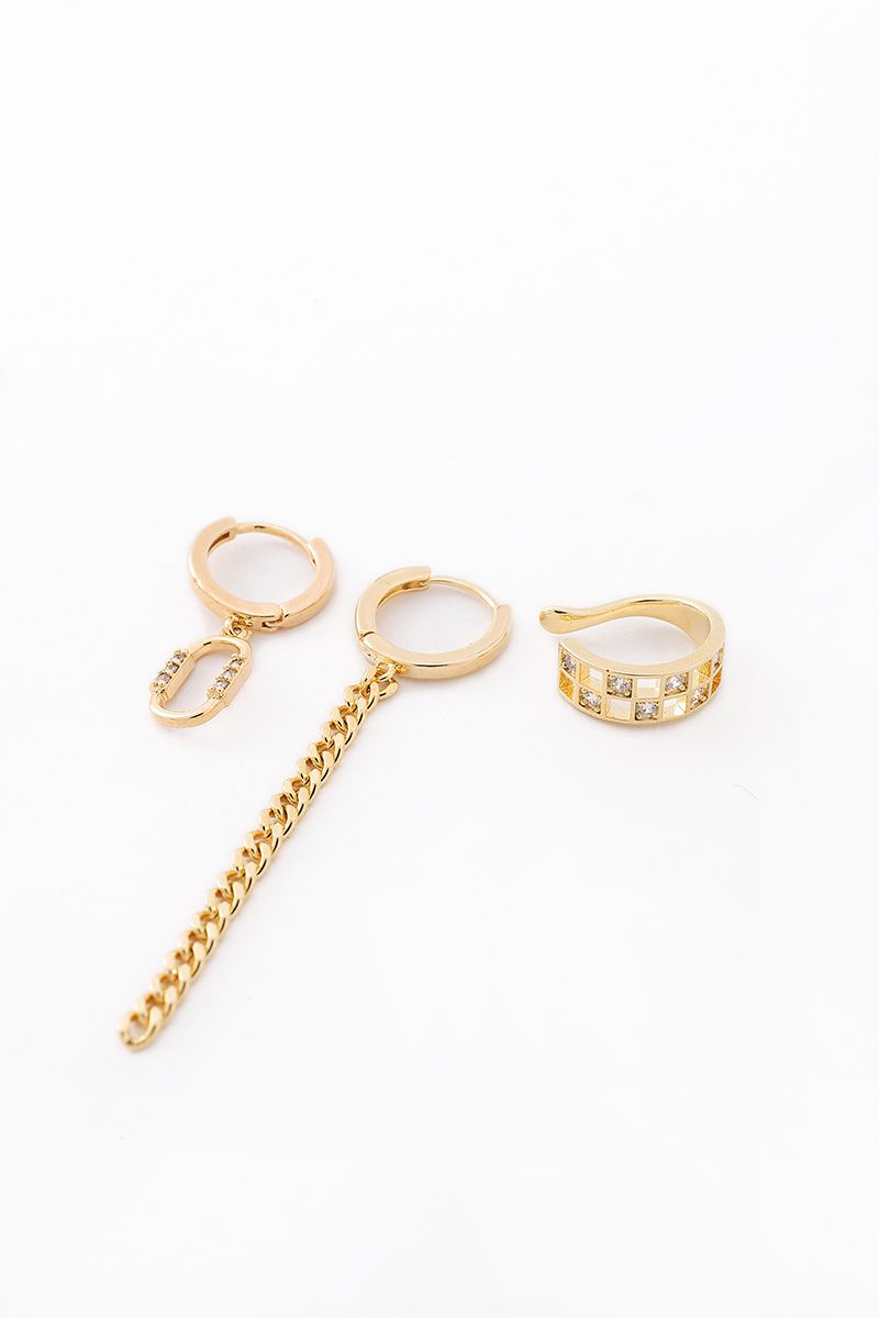 Golden earrings set