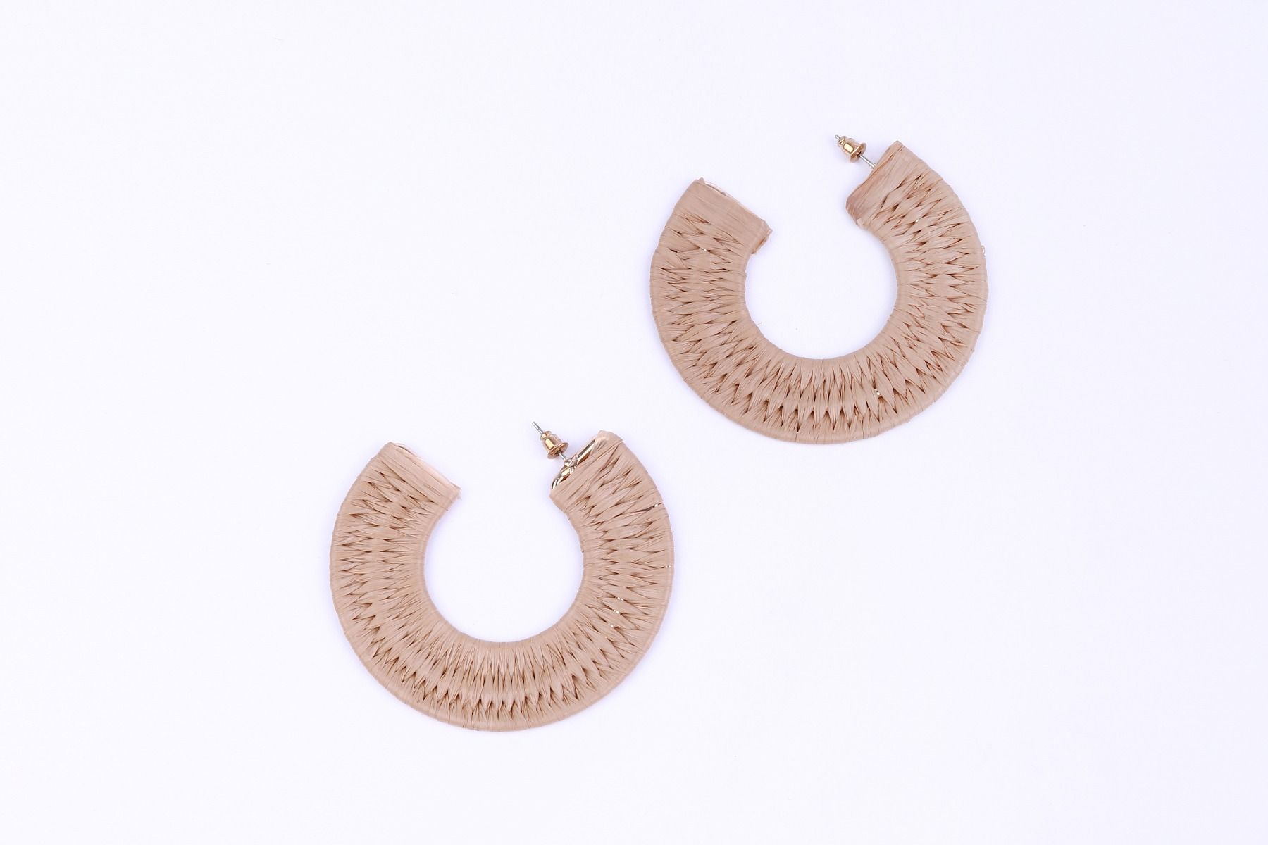 Woven straw earrings