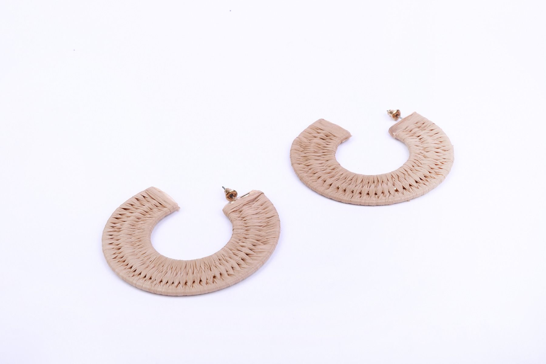 Woven straw earrings