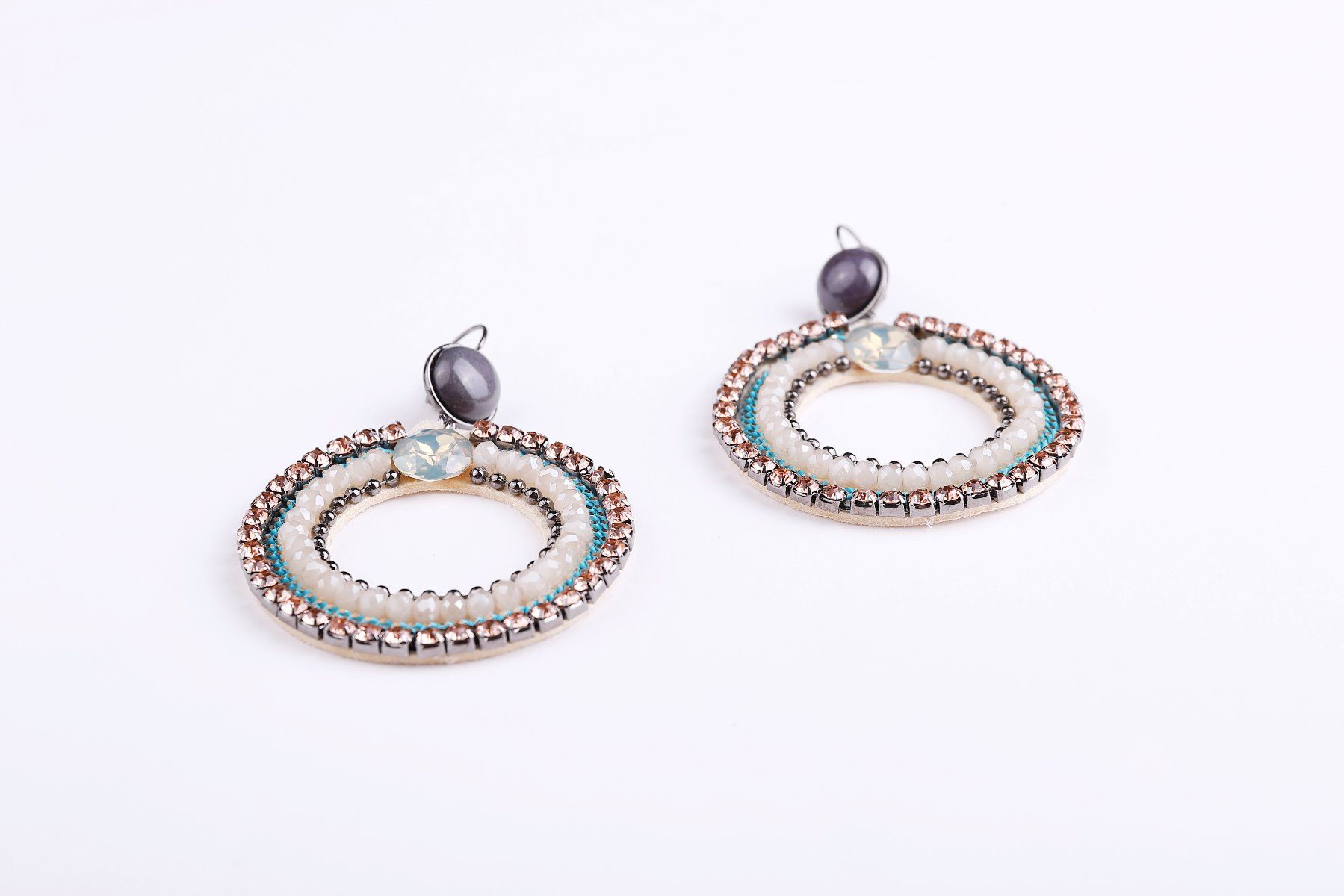 Rhinestones circle earrings
