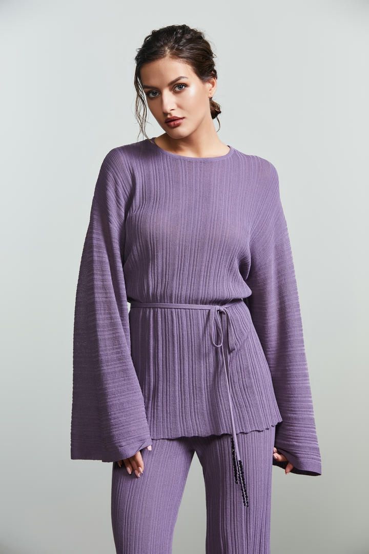 Flared sleeves pullover