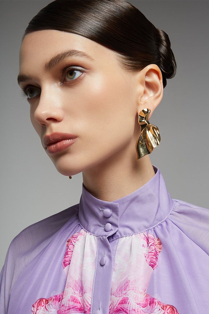 Leaf shape earrings