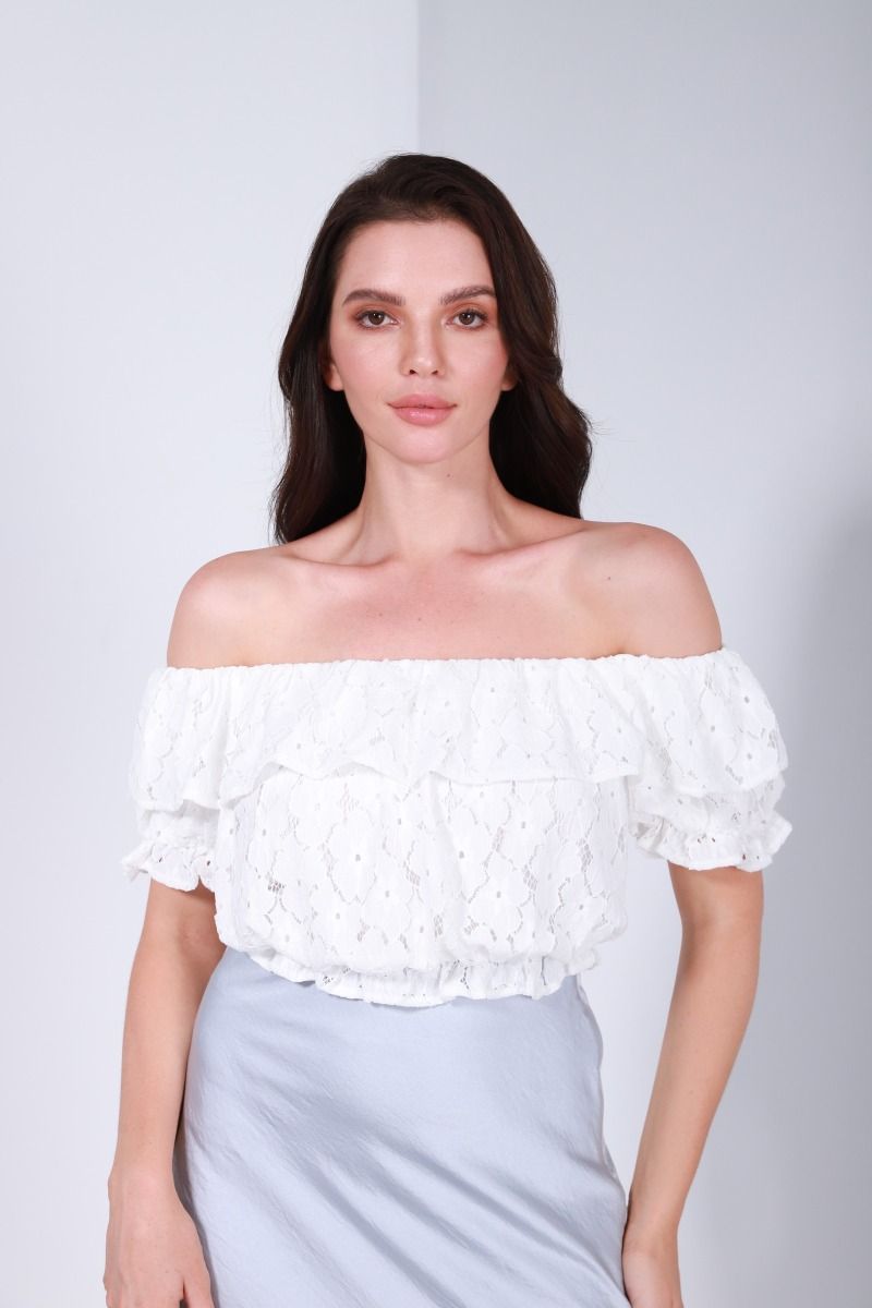 Lace cropped top