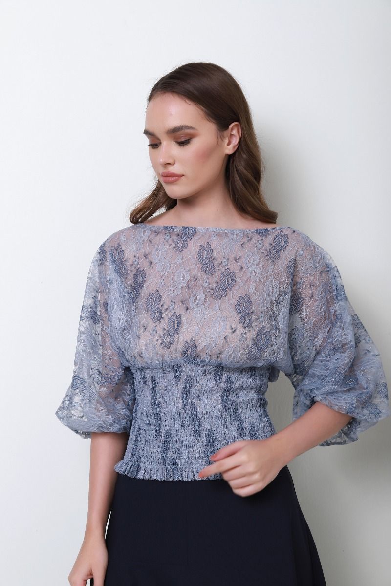 femi9  puffed sleeves lace top