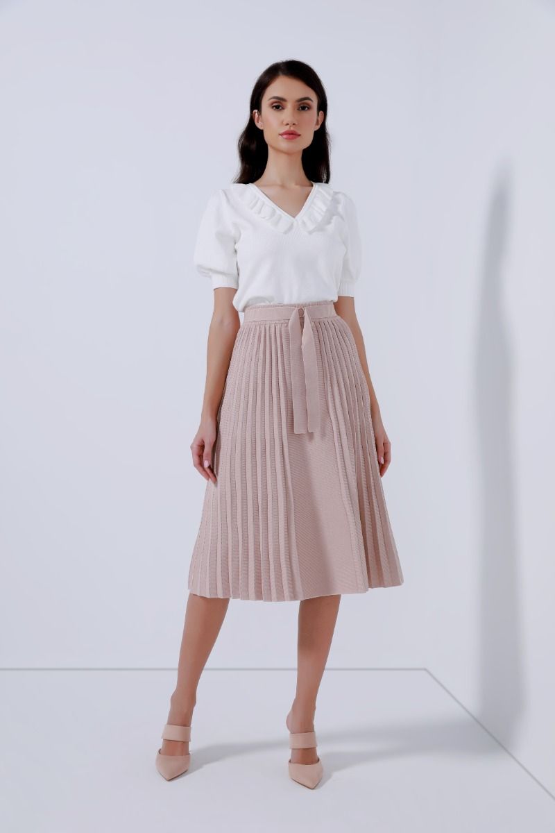 Pleated knitted skirt